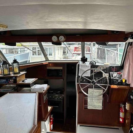 Hotel Waterfront 32' Bayliner Yacht à Providence Extérieur photo