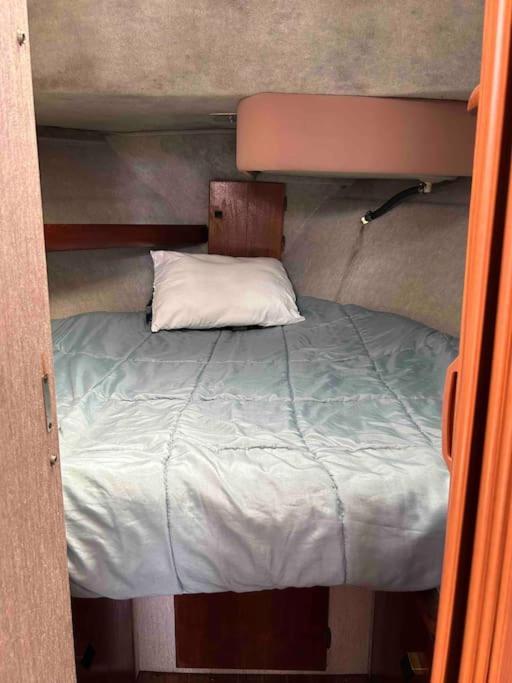 Hotel Waterfront 32' Bayliner Yacht à Providence Extérieur photo